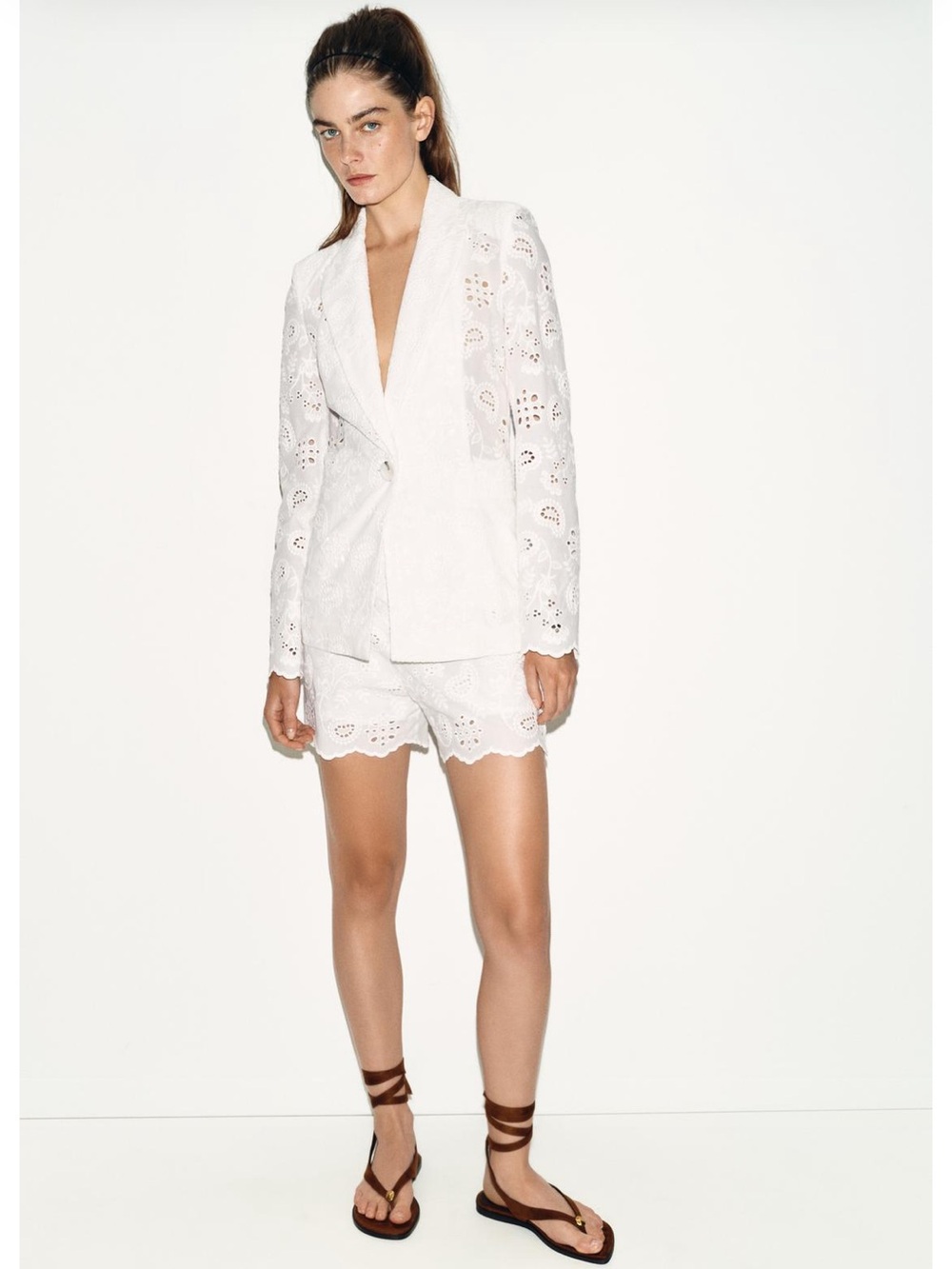 Zara White Eyelet Lace Blazer - Women's Jacket
And shorts size M